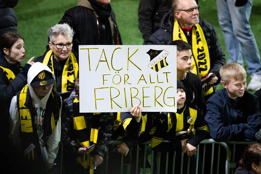 Häckens supportar jublar