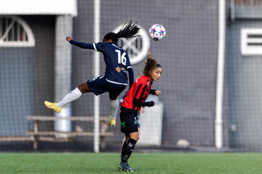 FC Rosengårds Hanna Cronqvist och Brommapojkarnas Engla Söderkvist