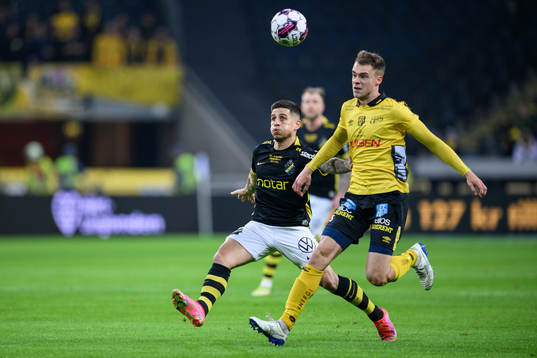 AIKs Nicolas Stefanelli och Elfsborgs Leo Väisänen