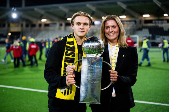 Häckens William Nilsson och styrelseledamot Louise