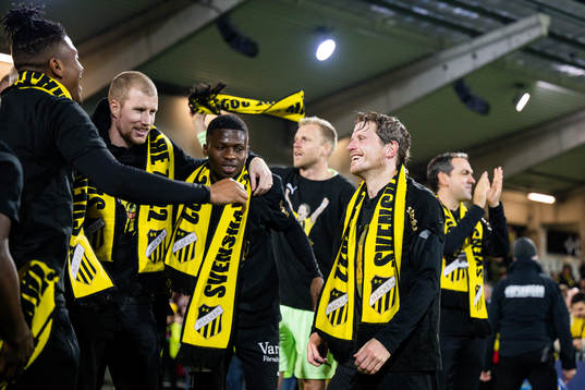 Häckens Simon Gustafson, Akoua Romeo Amane, målvakt Peter