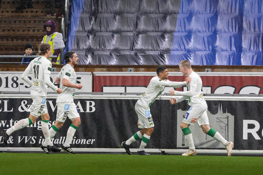 Varbergs Anton Liljenbäck jublar efter 0-3