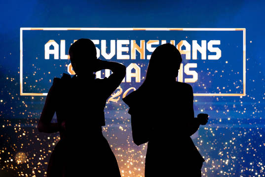 Programledare Karin Frick och Camilla Nordlund