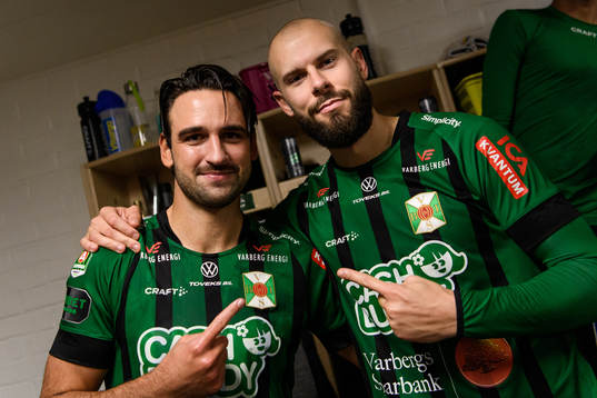 Varbergs Oliver Stanisic och Robin Simovic jublar