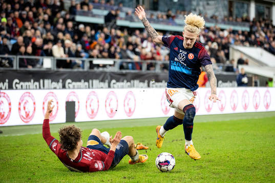 Örgrytes Herman Sjögrell och Sandvikens IFs Tim Hartzell