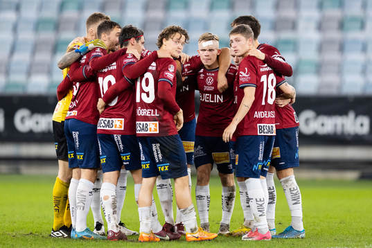 Örgrytes spelare samlade innan andra halvlek