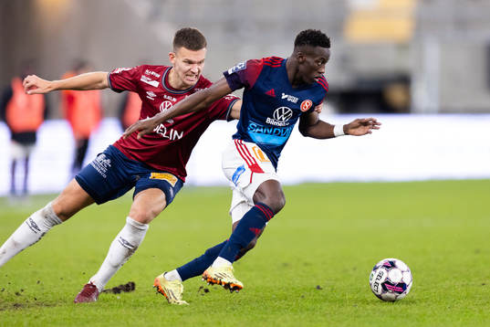 Örgrytes Arvid Brorsson och Sandvikens IFs Naeem Mohammed