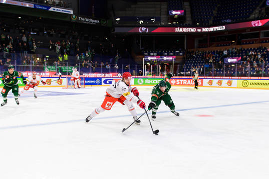 Kelly klima of Mountfield and Carl Jakobsson of Färjestad