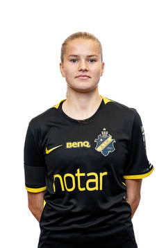 Sara Frigren poserar för porträtt i samband med att hon presenterats som nyförvärv