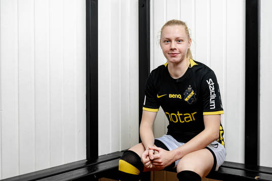 Sofia Parkner poserar för porträtt i samband med att hon presenterats som nyförvärv