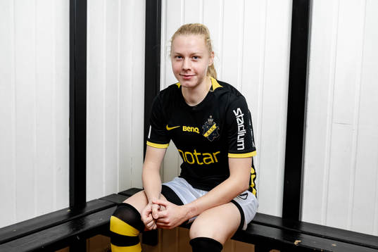 Sofia Parkner poserar för porträtt i samband med att hon presenterats som nyförvärv