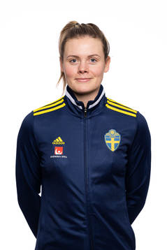 Jessica Höglander, målvaktsinstruktör, poserar för ett porträtt