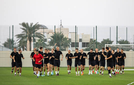 [DK=20221118: Herrelandsholdet træner i Doha,