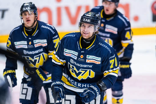 HV71s Marcus Davidsson jublar