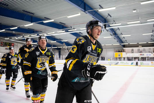 Panterns Viktor Holmkvist och Kim Johansson jublar