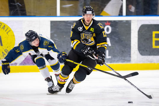 Gislaveds Linus Almroth och Panterns Kim Johansson