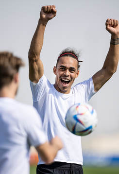 [DK=20221120: Herrelandsholdet træner i Doha, Qatar -