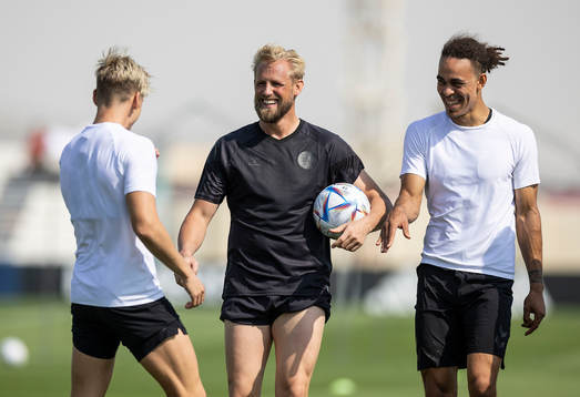 [DK=20221120: Herrelandsholdet træner i Doha, Qatar -