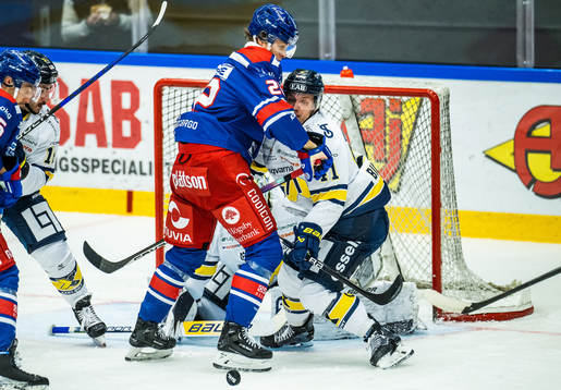 Oskarshamns John Dahlström och HV71s Tyler Vesel