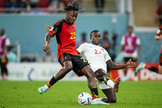Michy Batshuayi of Belgium and Richie Laryea of Canada