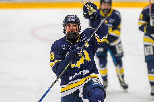 HV71s Elin Svensson jublar