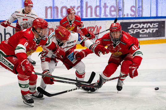 Moras Robin Johansson, Modos Adam Pettersson och Moras