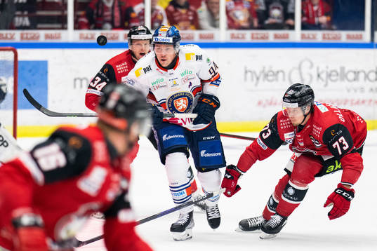 Växjös Joel Persson mot Malmö Redhawks Carl Söderberg