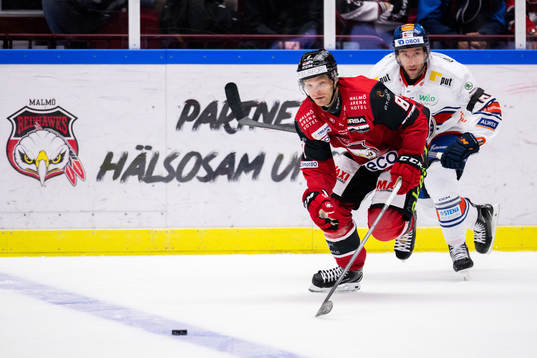 Malmö Redhawks Johan Olofsson och Växjös Amil Krupic