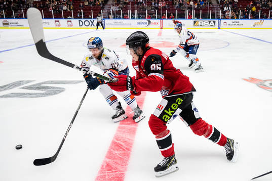 Malmö Redhawks Lukas Wernblom och Växjös Manuel Ågren