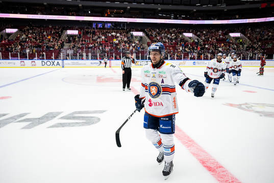 Växjös Robert Rosén jublar