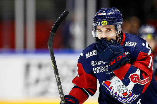 Linköpings Patrick Russell jublar