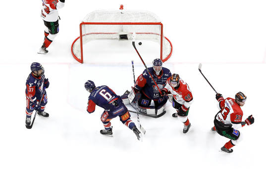 Mål av Örebros Kristian Näkyvä förbi Linköpings