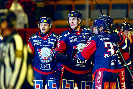 Linköpings Patrick Russell jublar