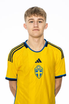Isak Snygg poserar för ett porträtt