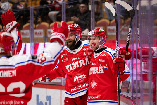 Timrås Albin Lundin jublar