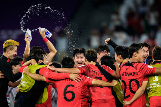 Bla gjennom flere bilder av FIFA World Cup 2022, day 13, South Korea - Portugal