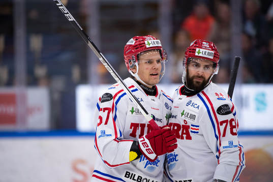 Timrås Anton Wedin och Robin Hanzl jublar
