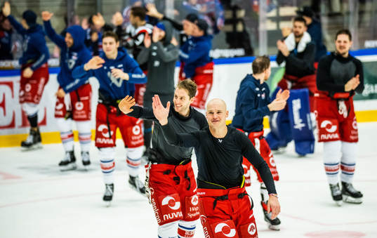 Oskarshamns Jonas Engström jublar