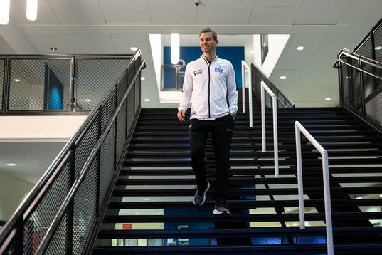 Niclas Alexandersson, tränare på Änglagårdsskolan, den 6 december 2022 i Göteborg. 