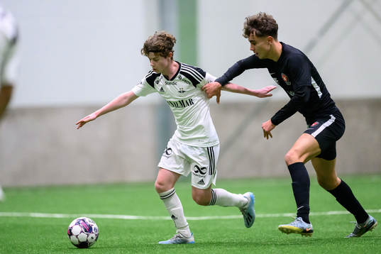 Rosenborgs Magnus Moen och Midtjyllands Daris Catak