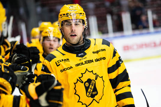 Skellefteås Joakim Lindström jublar
