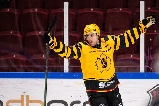 Skellefteås Joakim Lindström jublar