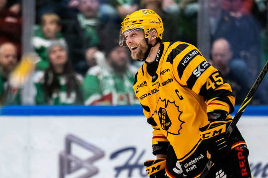 Skellefteås Oscar Möller jublar