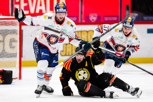 Växjös Martin Lundberg och Brynäs Simon Bertilsson