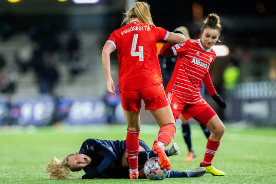 Olivia Holdt of Rosengård against Glodis Viggosdottir of