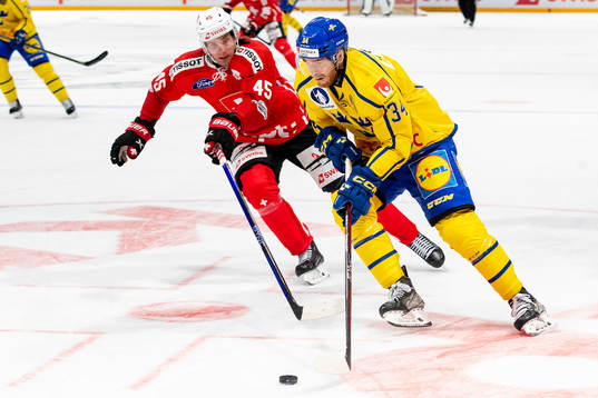 Oscar Eklind of Sweden and Michael Fora of Switzerland