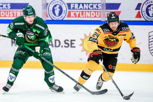 Färjestads Carl Jakobsson och Luleås Brendan Shinnimin