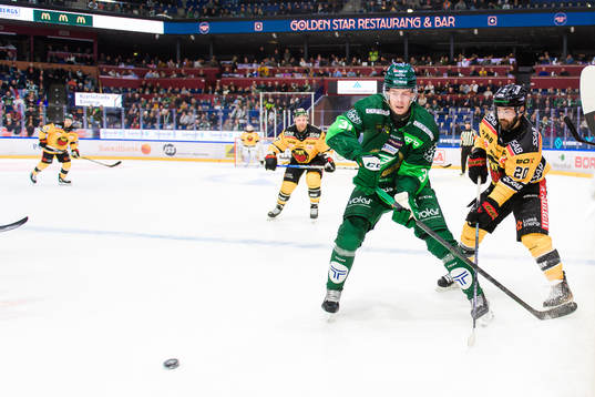Färjestads Carl Jakobsson och Luleås Jack Connolly