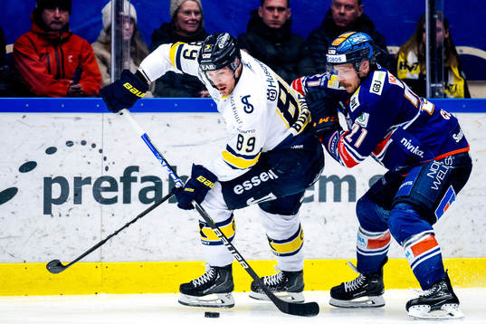 HV71s Mikkel Bödker och Växjös Brian Cooper