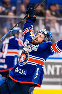 Växjös Lukas Bengtsson jublar